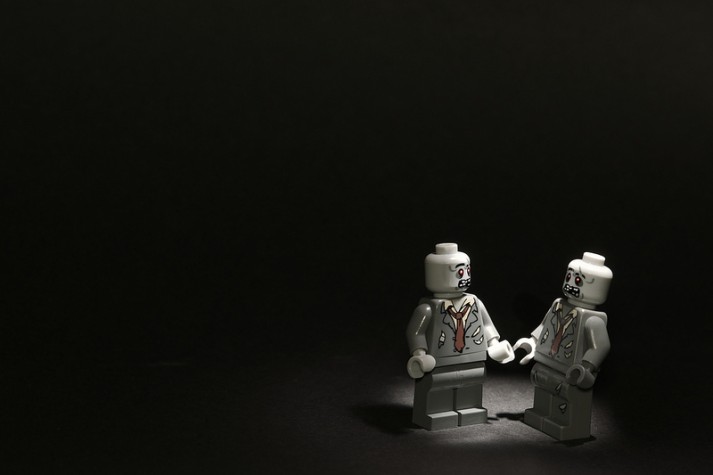 lego-small-talk-713x475.jpg