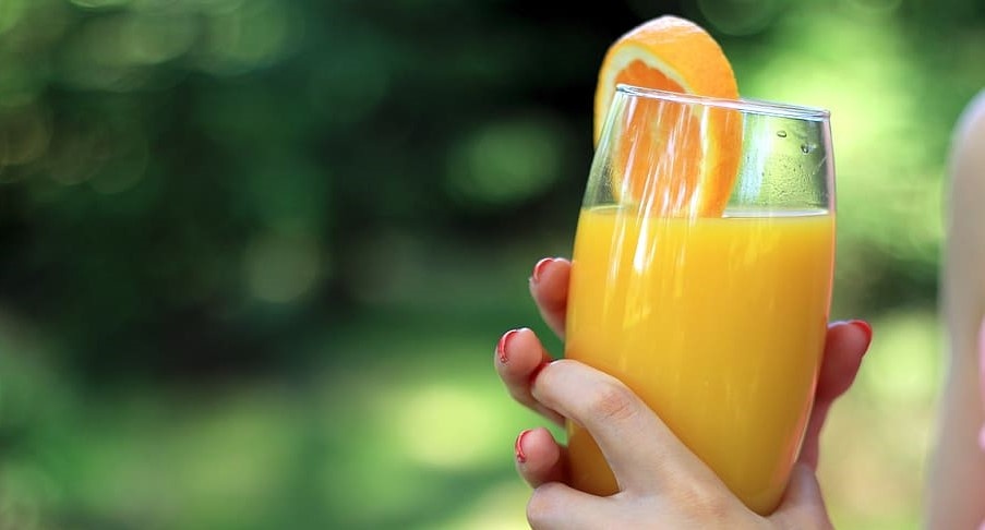 Is Drinking Fruit Juice Healthy? (Is It Really as Bad as Soda?) | Nerd ...